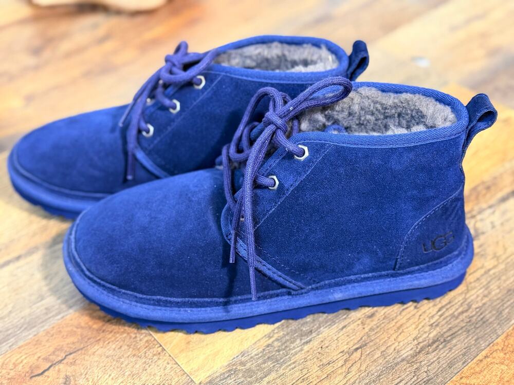 UGG Neumel Chukka Boots Men’s Size 7 Navy Blue Suede Sheepskin Lined Style 3236